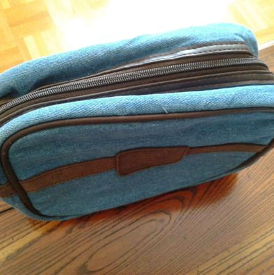 Trousse de toilette Yop dans Santé et besoins spéciaux  à Laval/Rive Nord