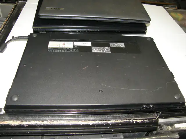 Ordinateur PC HP Pro Book 6450B i5 3G Ram 320G 17'' ATI Radeon + in Desktop Computers in Québec City - Image 8