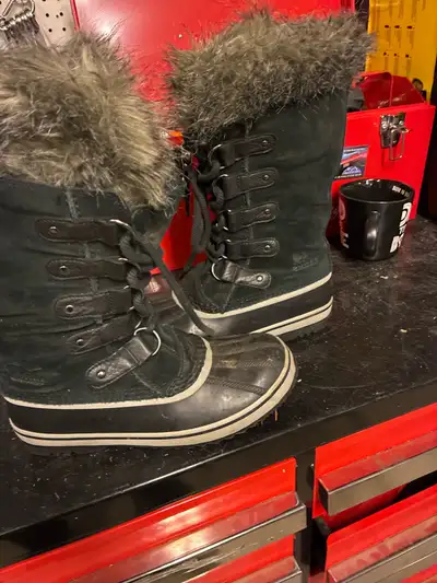 winter boots, View more
