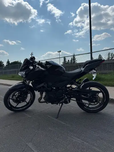 Selling my 2021 Kawasaki Z400 • Perfect for beginners or as a fun, nimble city bike • Cheap on gas &...