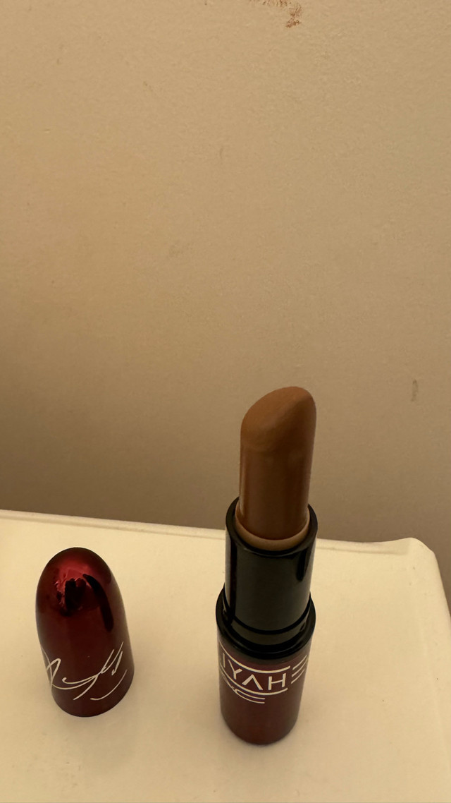 MAC Aaliyah lipstick in Other in Windsor Region - Image 2