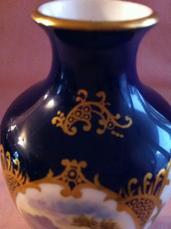 ANTIQUE COALPORT VASE in Arts & Collectibles in Barrie - Image 7