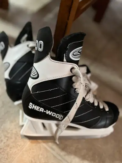 Youth size 5 Asking $15 cash