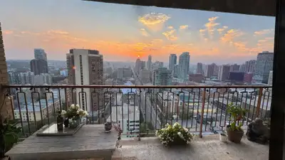 NO DEPOSIT | MAY 1 MOVE-IN | FEMALE ONLY Private bedroom + private bathroom available in a 2 bed 2 b...