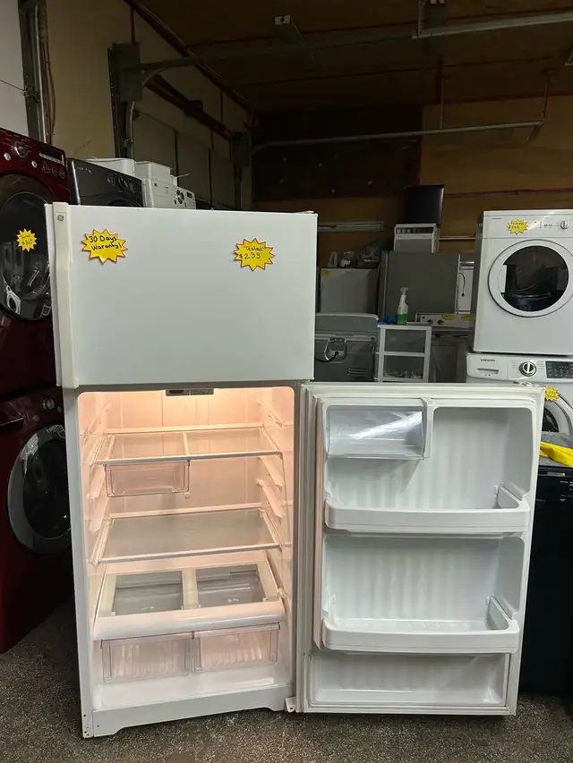 GE 28”  Refrigerator for Sale. in Refrigerators in Kitchener / Waterloo - Image 9