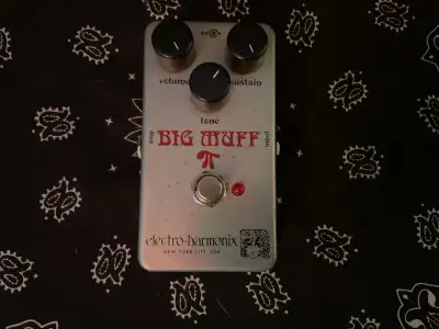 EHX Electro-Harmonix Ram's Head Big Muff, View more