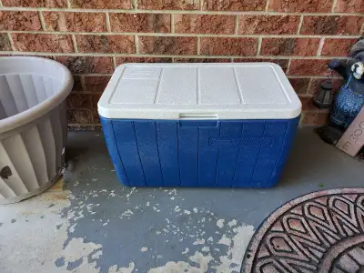 Large coleman cooler for sale in good condition selling cooler for $20 located in Guelph east end fo...