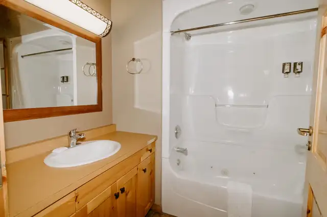 For Rent at Elkhorn Resort in Manitoba in Canada - Image 7