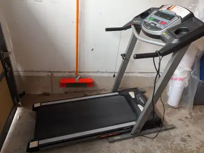 Tempo 611T Treadmill with Automatic Incline, View more
