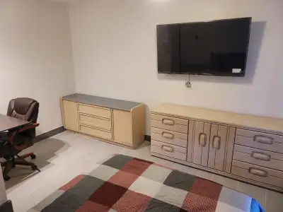 Chambre à louer meublé dans Chomedey qui inclus chauffage, électricité, wi-fi ainsi que grand nombre...