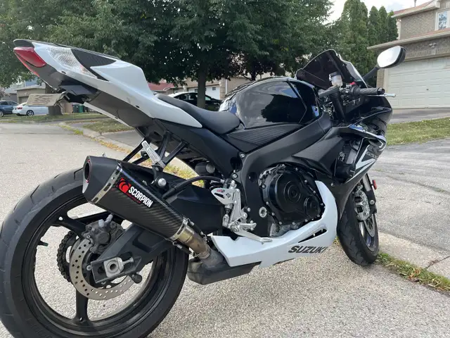 2014 GSXR 600 in Sport Bikes in Oakville / Halton Region - Image 3