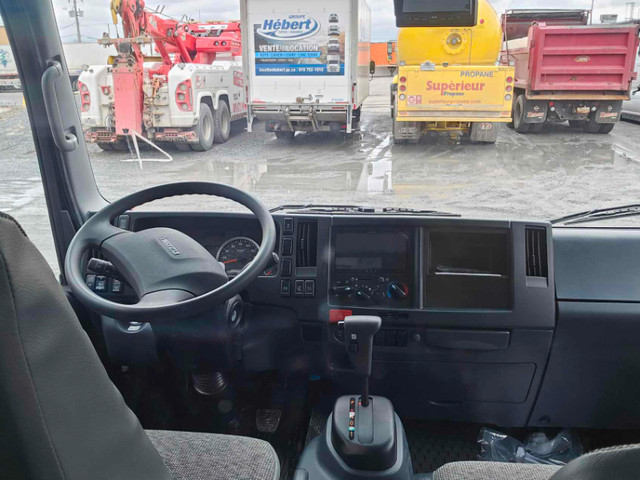 Camion Isuzu NRR 2024 Diesel avec boîte 20’ et monte-charge dans Autre  à Drummondville - Image 3