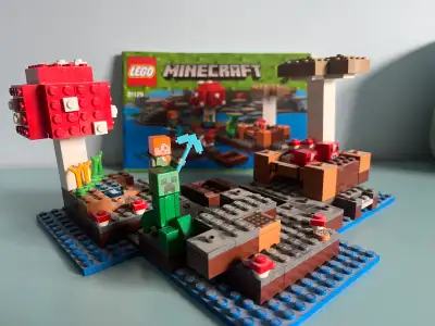 Minecraft Lego Set, all pieces and manual included