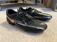 Soccer Cleats - Size 8.5 Mens / 10 Womens