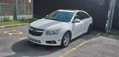 Je vends ma Chevrolet Cruze 2014 avec 143 000 km au compteur. C'est une voiture fiable et économique...