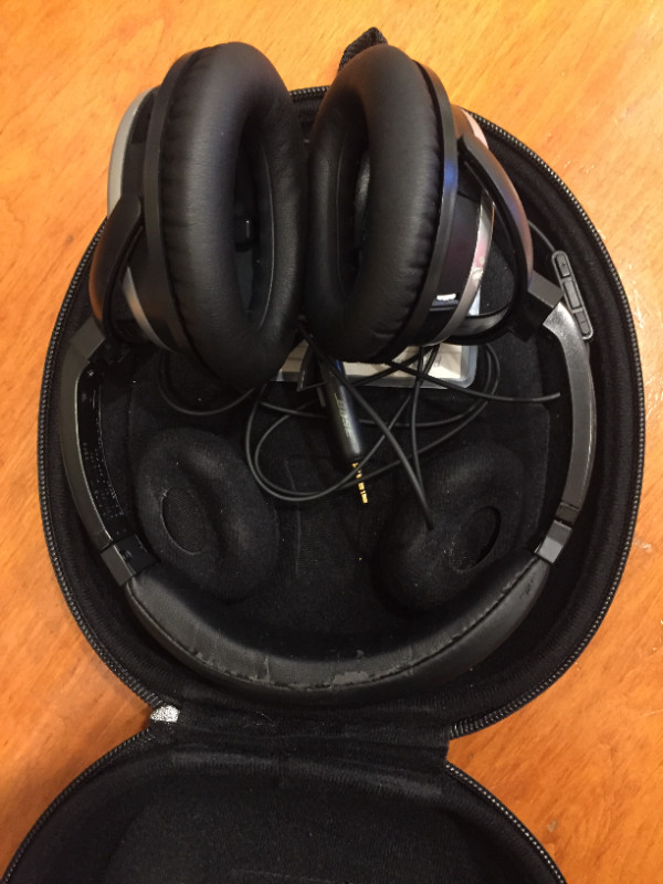 Bose Headphones QuietComfort 15 in Headphones in St. Catharines - Image 3