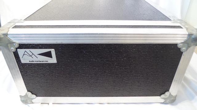 2 Shock-mounted 4 Space Racks in Pro Audio & Recording Equipment in Kawartha Lakes