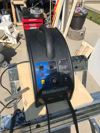 This is a used Mastercraft Welder that's ready to tackle your welding projects with its reliable per...