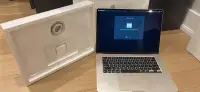 Brand new Mac Book Air 2023 with apple care 