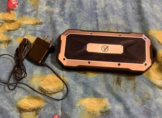 Boulder Waterproof Outdoor Bluetooth Speaker – Complete Set