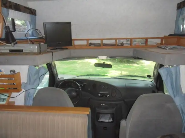 Travelaire Motorhome in RVs & Motorhomes in Delta/Surrey/Langley - Image 10