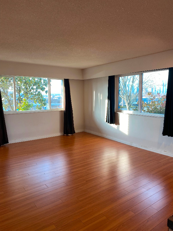 Large 2 bedroom ground floor suite in Long Term Rentals in Burnaby/New Westminster