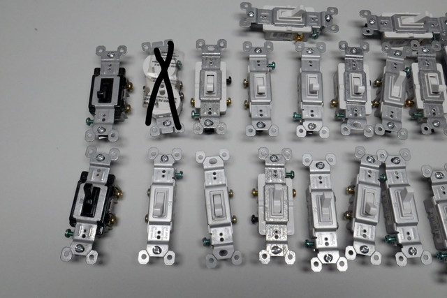 Electrical switches and outlets in Electrical in Ottawa - Image 3