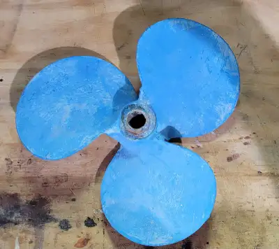 3 blade saildrive propeller from a Mirage 27. Aluminum. Dimensions as shown in pictures.