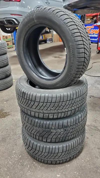 Michelin Runflat tires. This Michelin tire, sized at 205/55R16 with a 91H rating, is in used conditi...