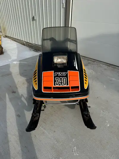 Extra clean original 340 TNT with mikuni carb , seat has a crack on the side and a scratch down the...