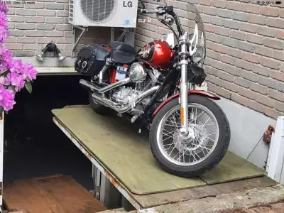 Moto Harley Davidson 2006 35e Edition, peinture refaite par professionnel Yves Thibault, bas kilomét...