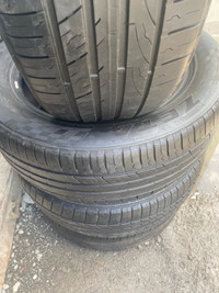 4 pneus d’été usagés à vendre 235/55R18