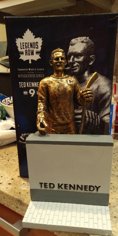 Teeder Kennedy Legends Row + NBA Kawhi  Big Head + Pin in Arts & Collectibles in City of Toronto