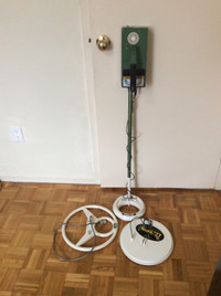 Garrett ads vlf/tr deepseeker metal detector.