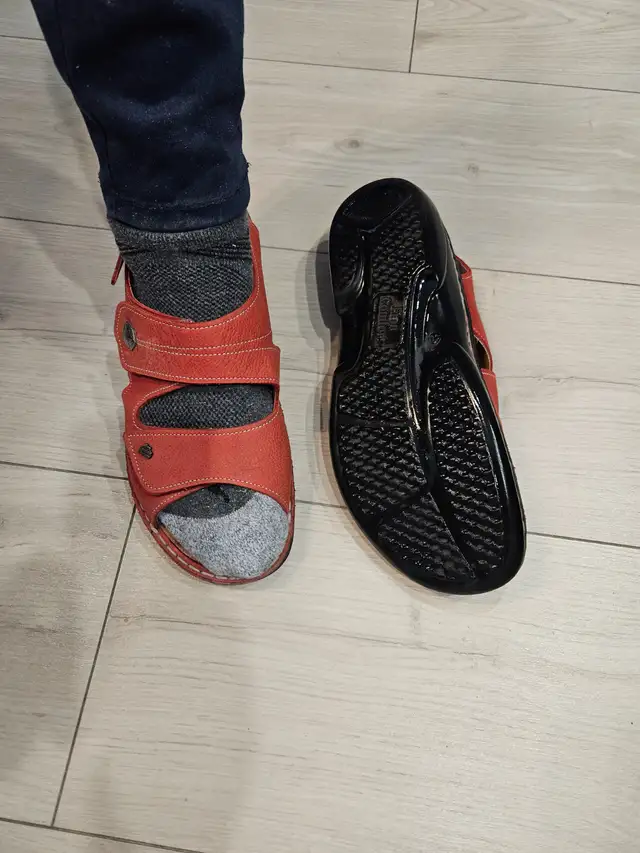 Sandale de qualité in Women's - Shoes in Québec City - Image 3