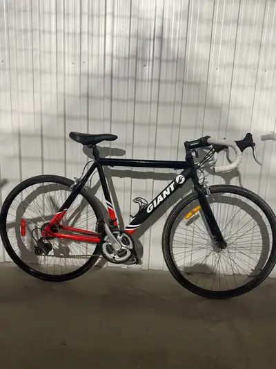 Giant Road Bike - Vèlo de route, View more