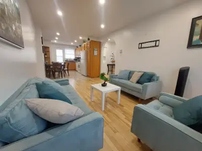 MAGNIFIQUE  5 ½ COMPLÈTEMENT RÉNOVÉ STYLE CONDO