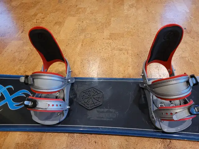 Rossignol Strato Wide 159 Snowboard with Bindings (L size in Snowboard in Calgary - Image 7