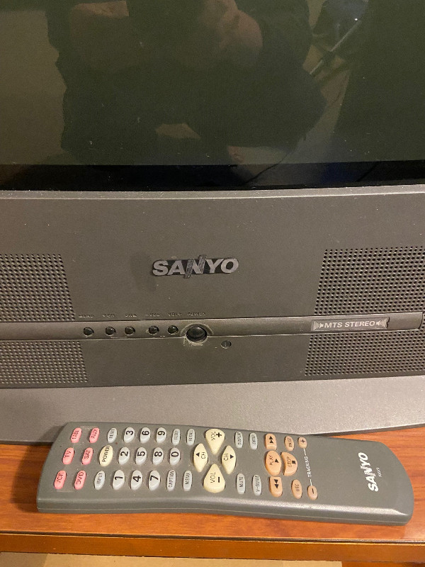 Sanyo TV 32" in TVs in Dartmouth - Image 2