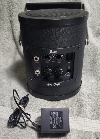 New battery two months ago (have receipt). Excellent guitar tone. Fully functional. Comes with origi...