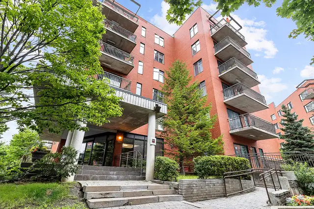Condo 3 chambres, 2 SdB, à 2 pas du REM in Long Term Rentals in City of Montréal - Image 2