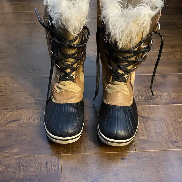 Sorel Youth Tofino II Boot - Size 5 in Kids & Youth in City of Toronto - Image 3