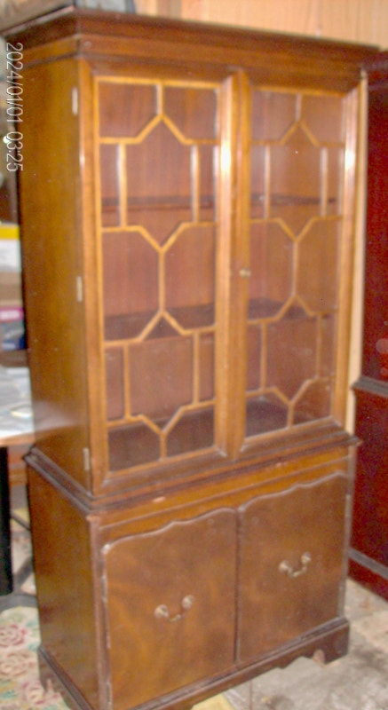 WALNUT CHINA CABINET | Hutches & Display Cabinets | Ottawa | Kijiji