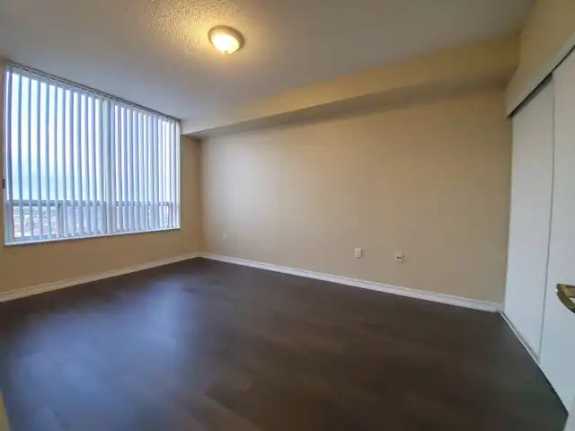 2 bedroom 2 bath Condo for lease in Mississauga, utilities incl. in Long Term Rentals in Oakville / Halton Region - Image 7