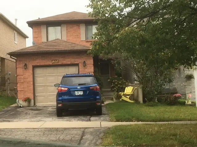 PICKERING 3 BEDROOM DETACHED IN SAUGHT AFTER BROCK & MAJOR OAK