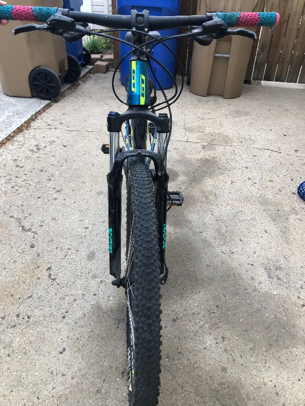 Avalanche Mountain Bike for sale Mountain Regina Kijiji