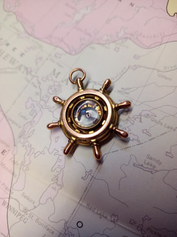 Antique Gold Ships Wheel Compass Pendant in Jewellery & Watches in Barrie