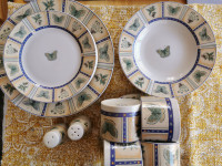 Gibson Dinner and Tea set for four