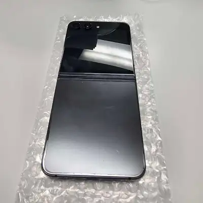 ZFlip5 256Gb Black, View more