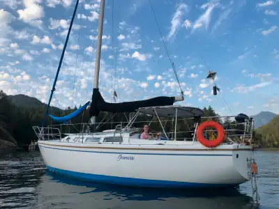 Well-maintained and upkept Catalina 30 with many upgrades! We’ve taken pride in ownership and enjoye...